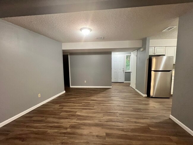 Building Photo - 1233 Chee Ln