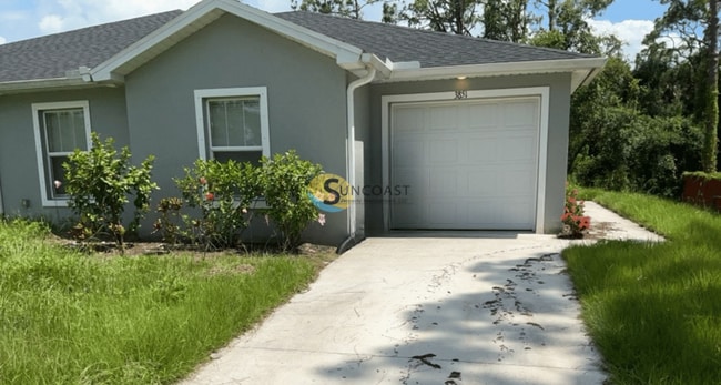 Building Photo - 3851 Hollycrest St