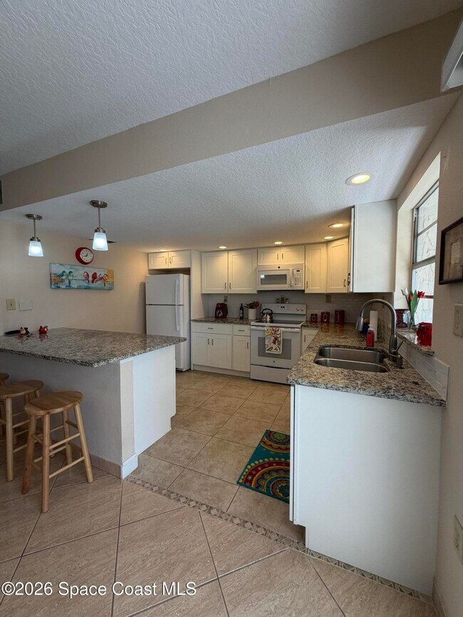 Foto del edificio - 436 Blue Jay Ln