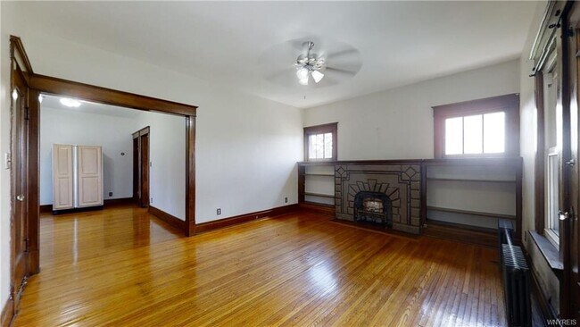 Building Photo - 425 Johnson St