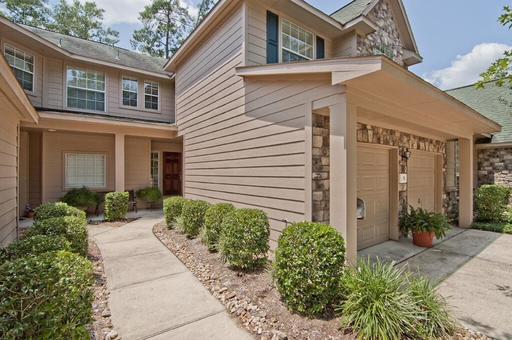 31 Endor Forest Pl, The Woodlands, TX 77382 Townhome Rentals in The