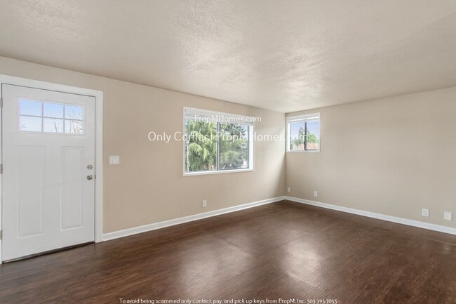 Building Photo - Beautiful Home in Convenient Sherwood Location with Stainless Steel Appliances!