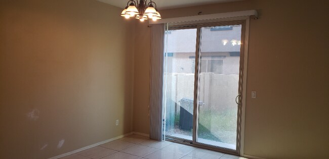 Foto del edificio - 8123 W Lynwood St