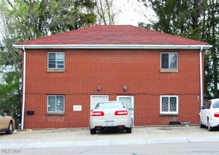 Building Photo - 2809 Sunset Blvd