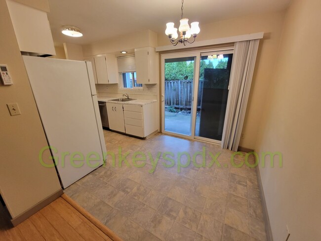 Foto del edificio - 2 Bedroom 2 Bath Unit in St.Johns with Ful...
