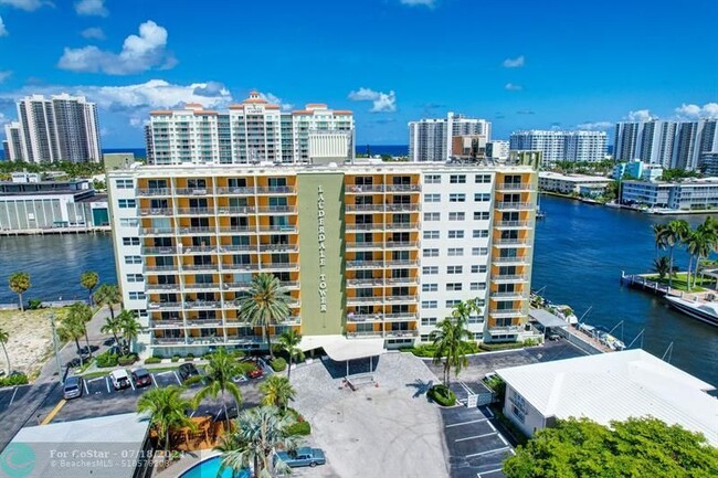 Foto del edificio - 2900 NE 30th St