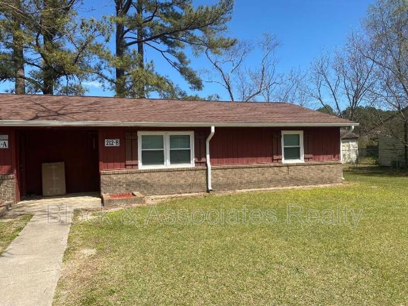 212 W Underwood Ave, Smithfield, NC 27577 House Rental in Smithfield