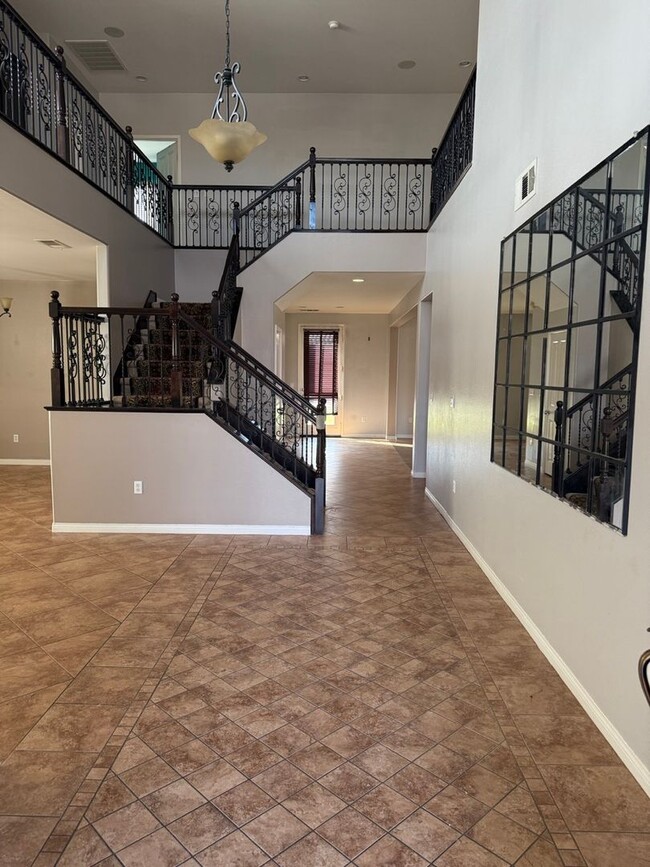 Building Photo - 10317 Titanium St