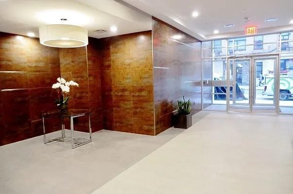 Foto del edificio - 401 W 25th St