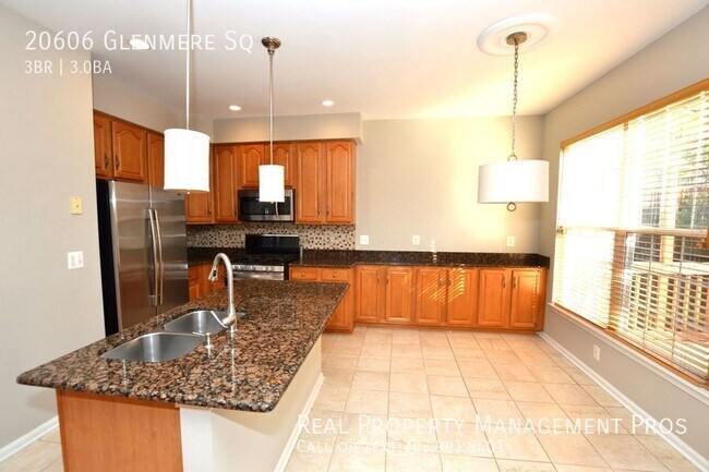 Foto del edificio - 20606 Glenmere Square