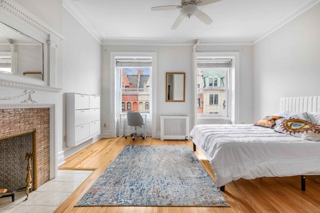 Building Photo - 130 W 81st St