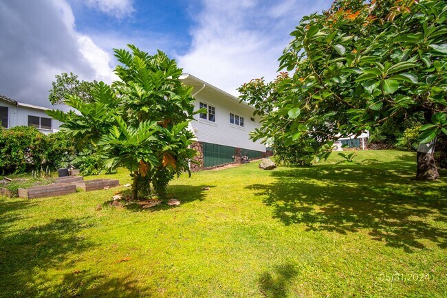 Building Photo - UNIQUE OPPORTUNITY TO RENT A FURNISHED 2BR...