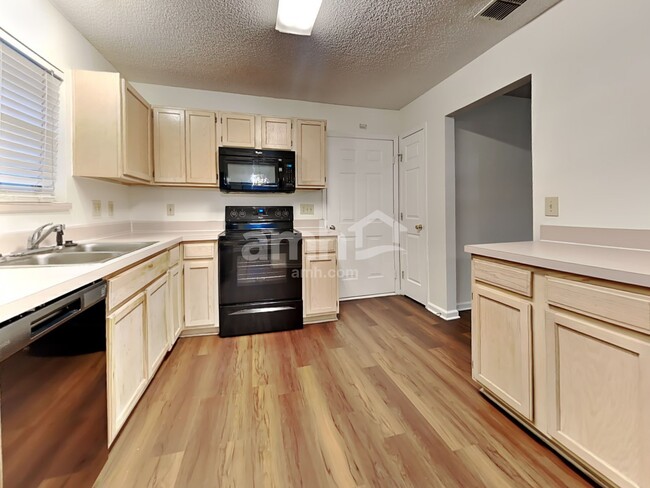 Building Photo - 8016 Queensferry Ln