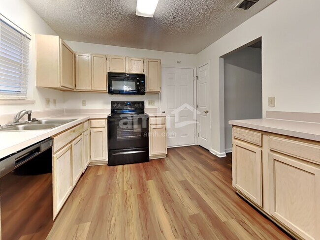 Foto del edificio - 8016 Queensferry Ln