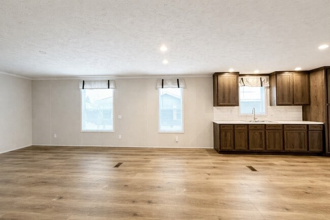 Building Photo - 29652 Cambridge Ct