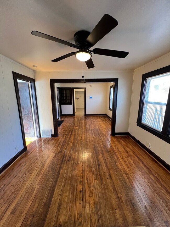 Foto del edificio - 2-Bedroom Home with Open Living and Dining Space!