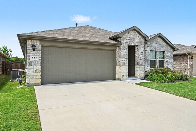 Building Photo - Spacious and Inviting Home with Open Living and Private Yard