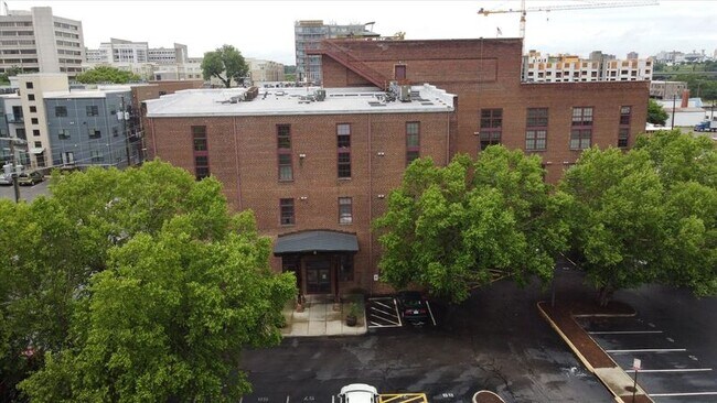 Building Photo - 815 Porter St