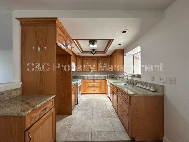 Building Photo - 14170 Montecito Pl