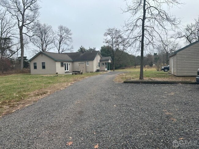 Building Photo - 122 Cortelyous Ln