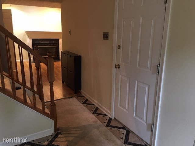 Building Photo - 3 br, 1.5 bath Townhome - 8362 Tapu Ct