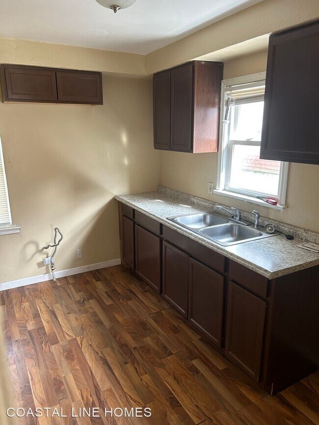 Foto del edificio - 3 br, 1 bath House - 9996 Rutland
