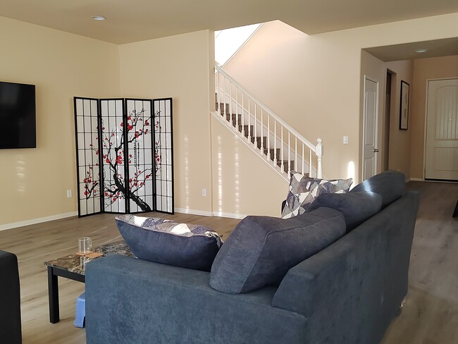 Foto del edificio - 5867 Berryhill Dr