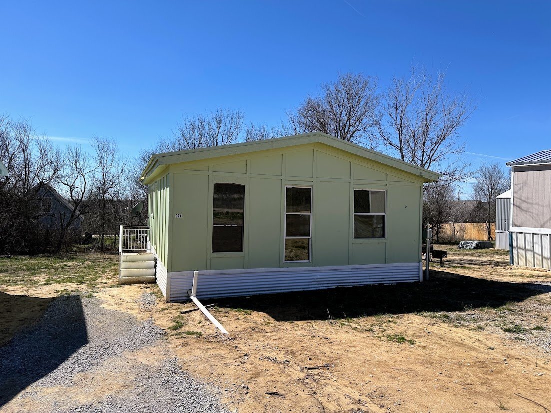 Primary Photo - Ask about our no Security deposit!