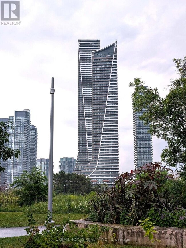 Building Photo - 30 Shore Breeze Dr