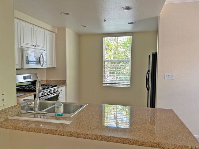 Building Photo - 2208 Watermarke Pl