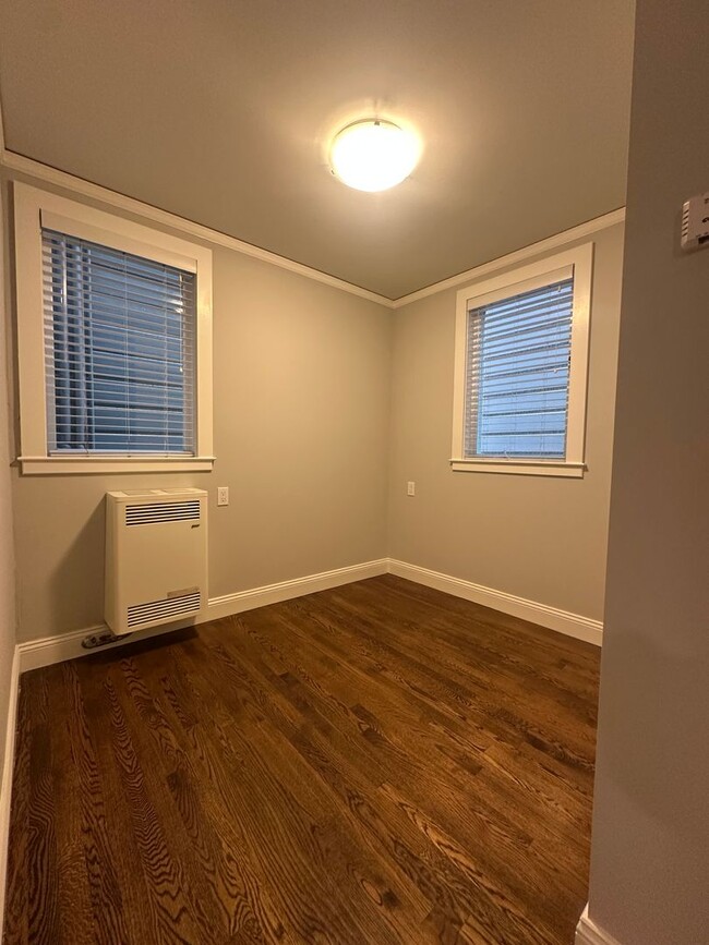 Building Photo - 995-999 Sanchez Street (1198r)