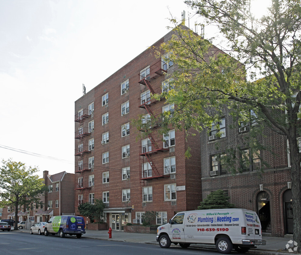 Foto principal - 75-06 Woodside Ave