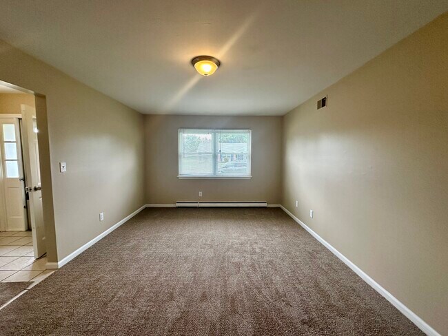 Building Photo - 4436 Cambria St