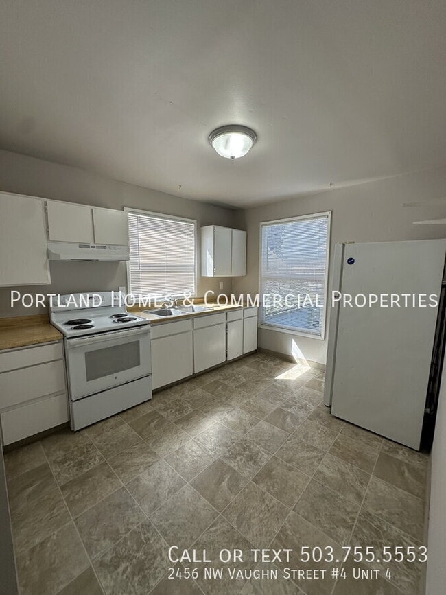 Foto del edificio - 2456 NW Vaughn St