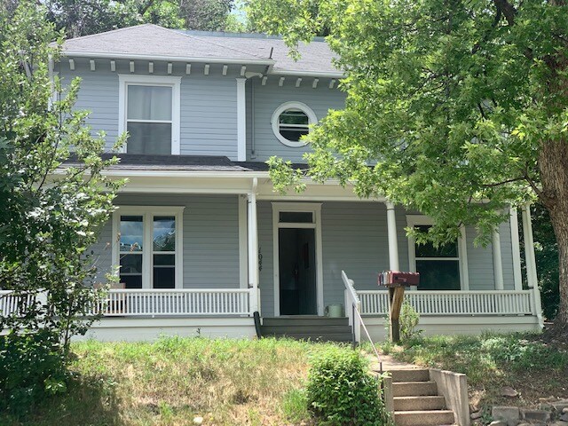 Primary Photo - 1044 Maxwell Ave
