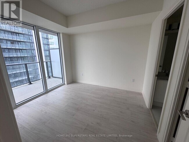 Building Photo - 8960 Jane St