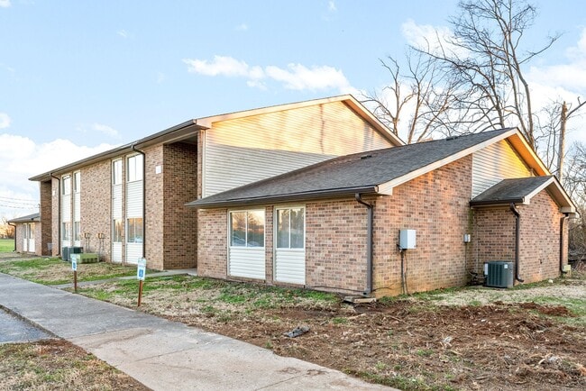 Building Photo - 225 Clara Drive