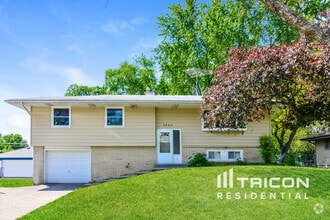 Building Photo - 2660 Roth Pl