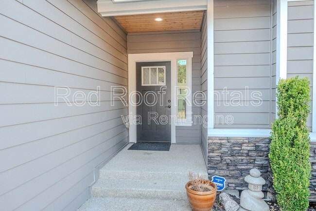 Building Photo - 9209 Winona St SW