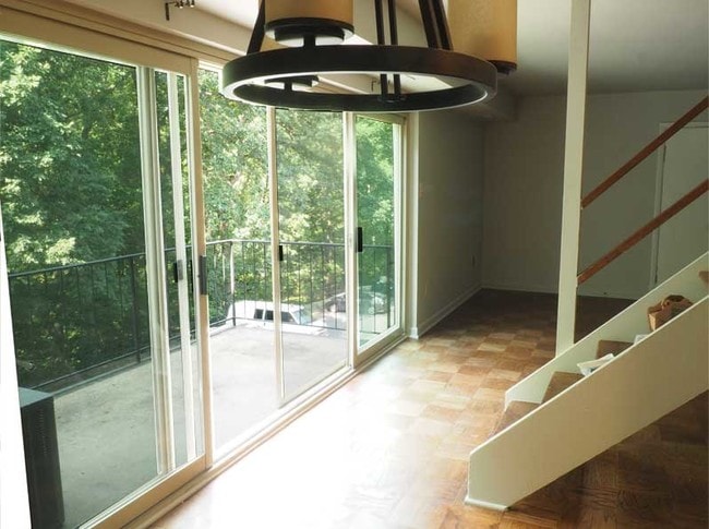 Balcony overlooking Sligo Creek - 8704 Manchester Rd