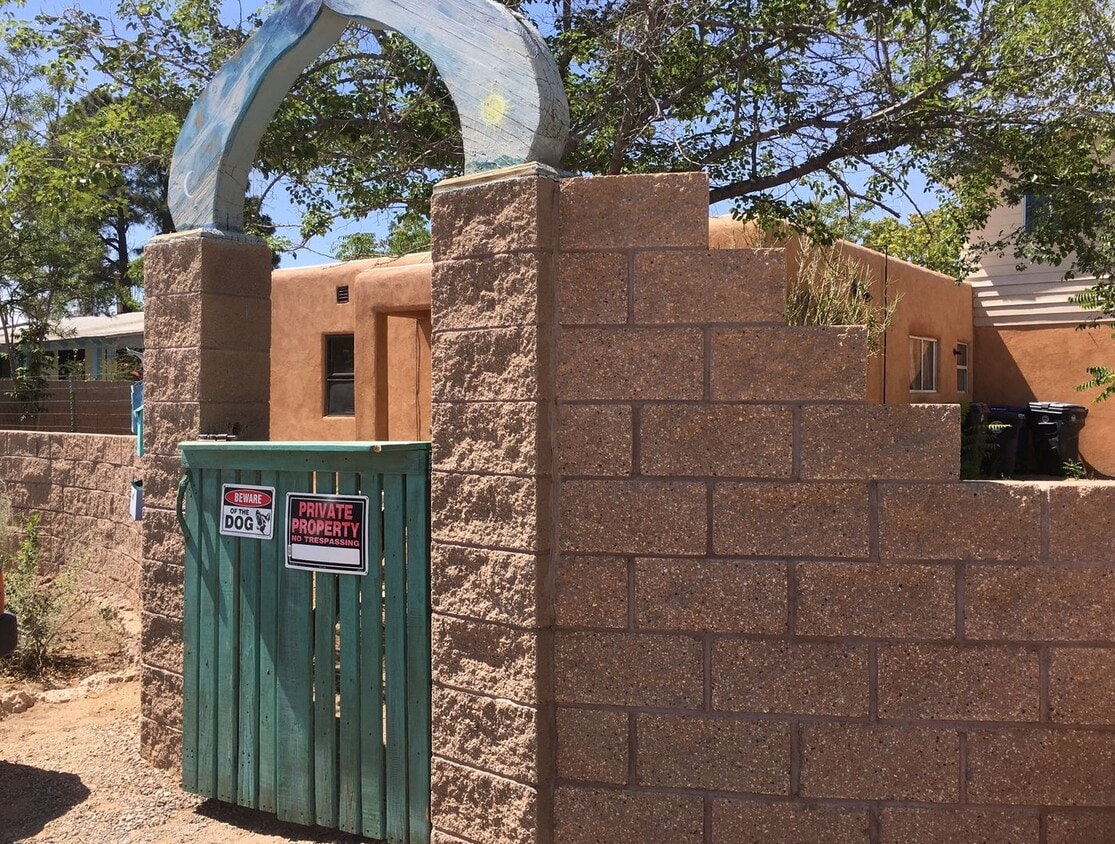 Building Photo - 2117 Eton Ave SE