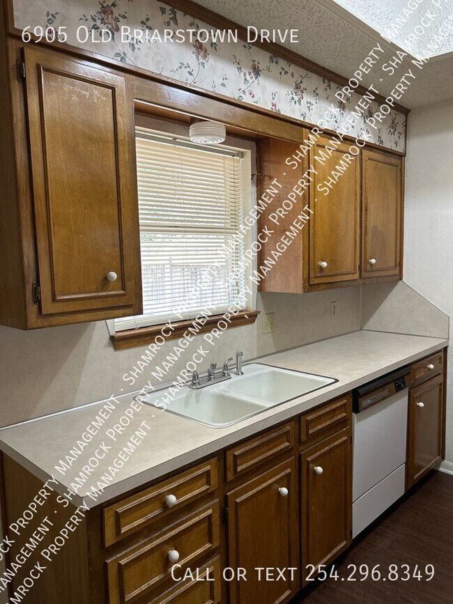 Building Photo - Old Briarstown Duplex