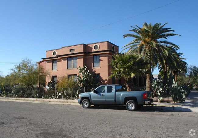 Building Photo - 538 S 5th Ave