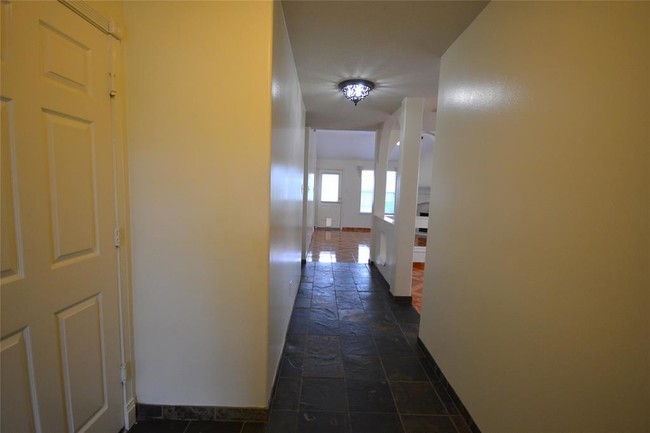 Building Photo - 19319 Otter Trail Ct