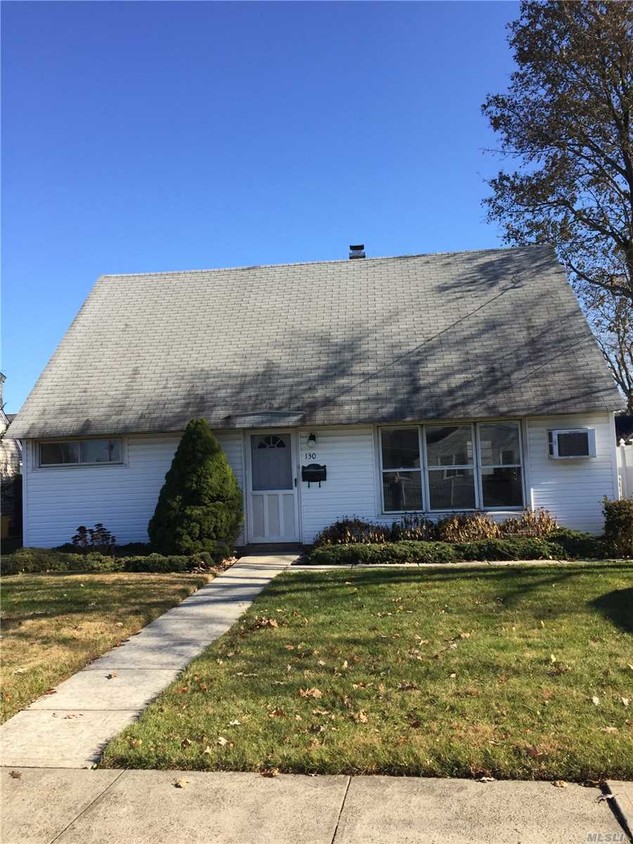 130 Broadway, Bethpage, NY 11714 House for Rent in Bethpage, NY