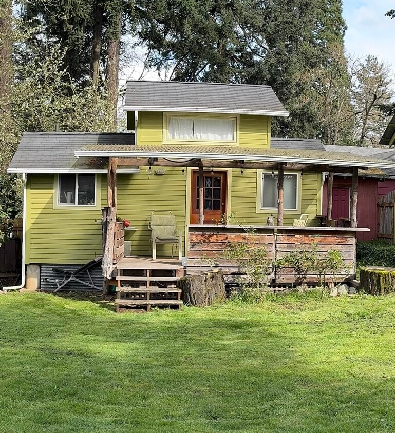 Primary Photo - 5535 NE Prescott St