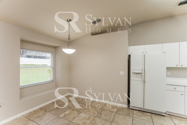 Building Photo - 10522 Juliano Dr