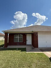 Building Photo - 3208 Raven Dr