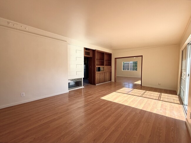 Foto del edificio - 13949 Oval Dr