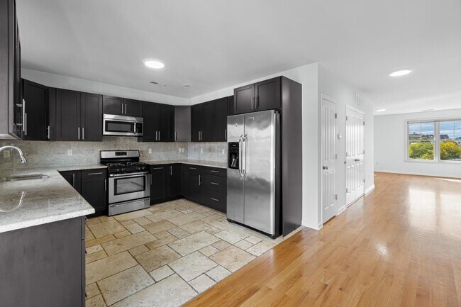 Foto del edificio - 443 Whiton St